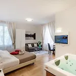 River Bed & Breakfast 4*