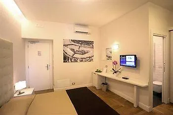 לינה וארוחת בוקר River 2*